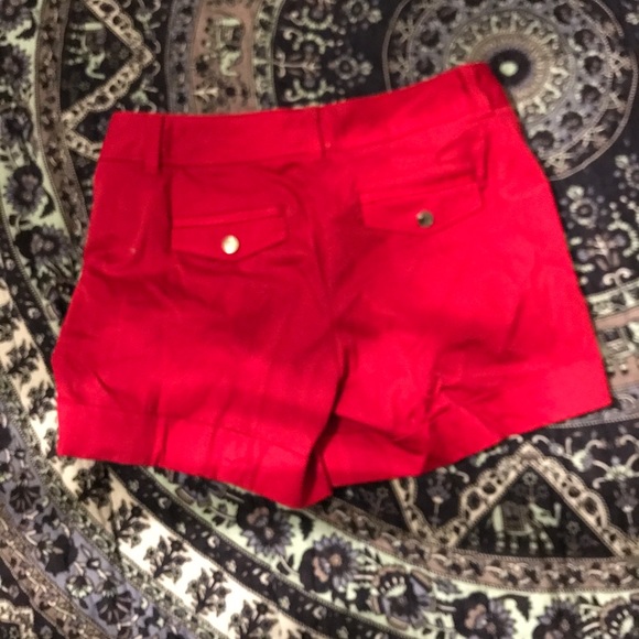 Red shorts - Picture 4 of 4